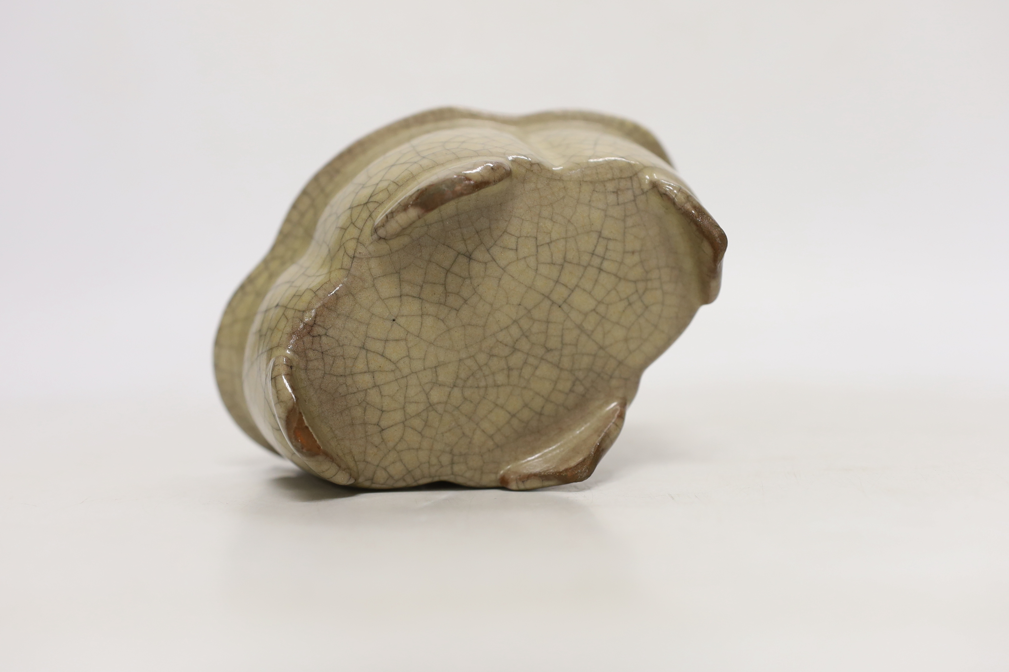 A Chinese crackle glaze jardiniere, 14cm wide